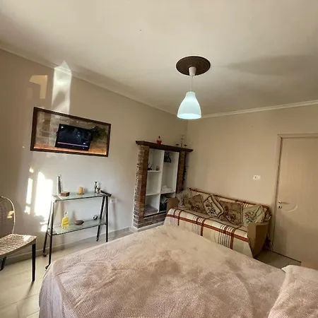 Cozy Old Train Station Apartman *