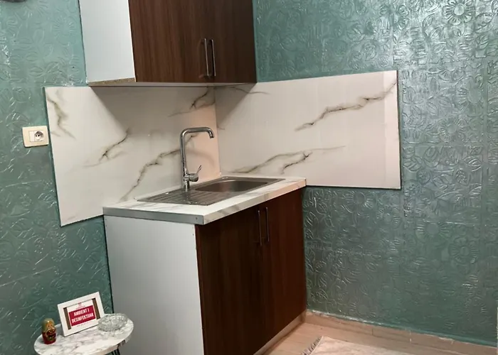 아파트 Cozy Old Train Station 티라나