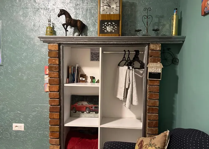 Cozy Old Train Station * 티라나